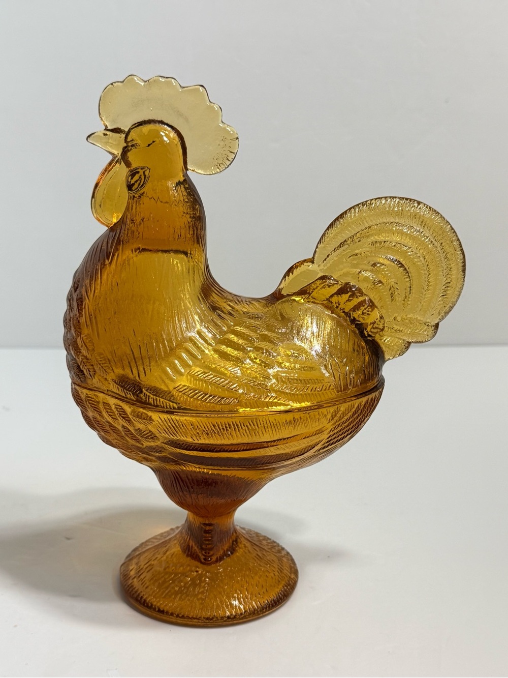 Vintage Amber Pressed Glass Standing Rooster Lidded Pedestal Candy Dish 9β